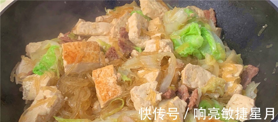 白菜炖豆腐，先放白菜还是先炖豆腐其实都不对，教你正确做法！