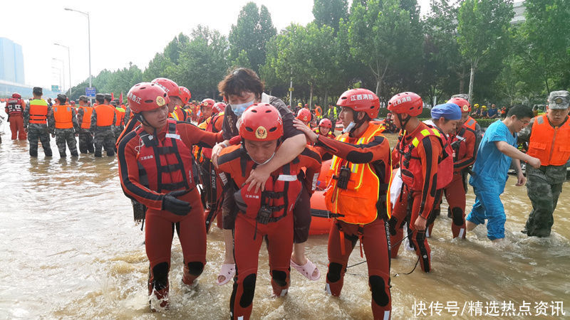 人心|河南暴雨救援现场，这些画面温暖人心