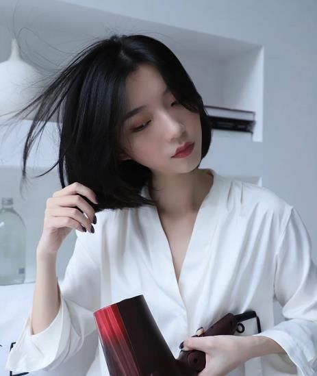 护发的7个步调，每一个都非常简略，能做到的人非常少，怪不得头发少