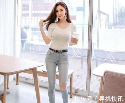 快乐的女人 气质独特紧身牛仔裤小姐姐,苗条好身材,轻松穿出不一样的美!