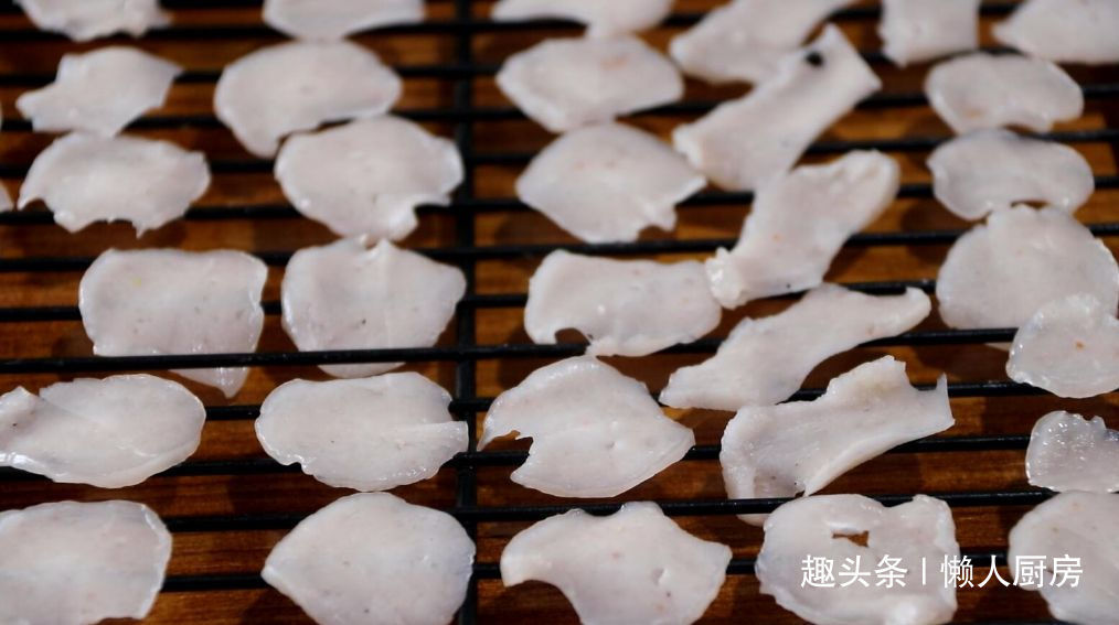 虾片别再买着吃了,自己在家用虾仁做,无添加剂,保存几个月不坏