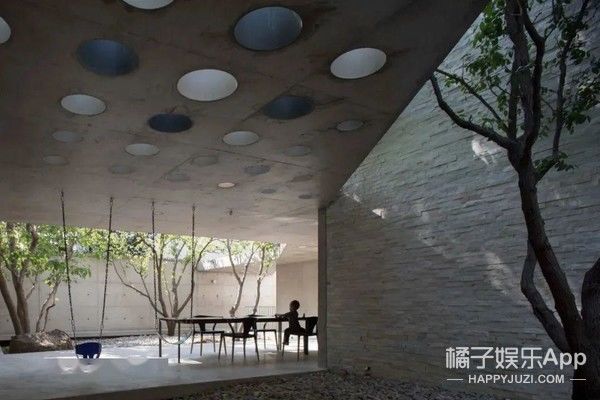 一夜之间，就被全网喊要求退钱？