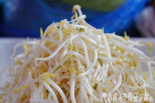 炒豆芽,先放醋还是先放豆芽大厨都不对,难怪豆芽酸涩又难吃