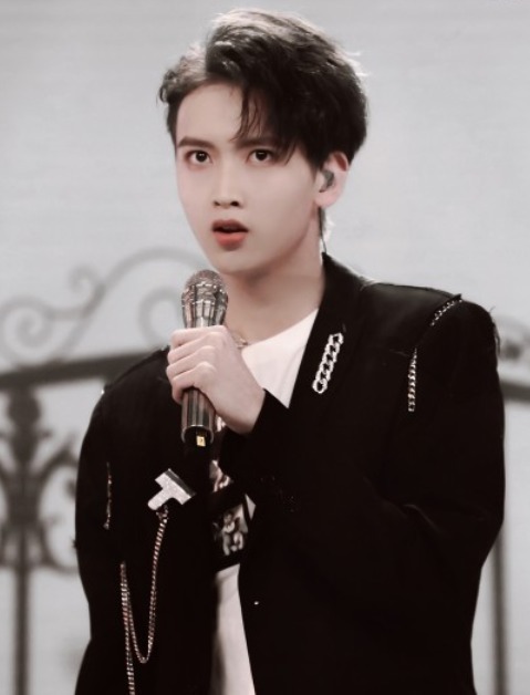 《青春有你》位置測評妝發(fā)好評,胡春楊紅發(fā)驚艷,姚弛似白馬王子