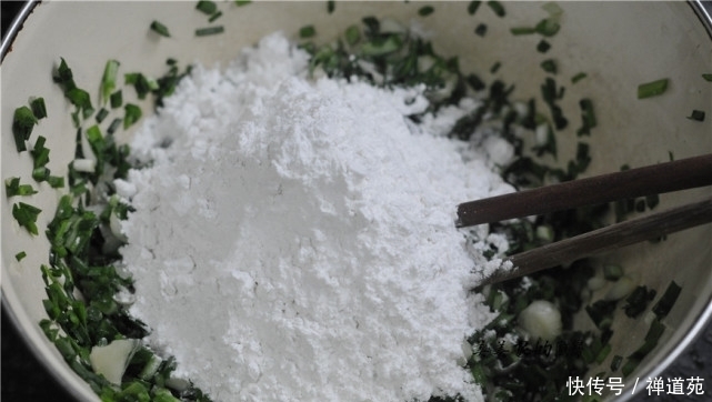 春天别只会吃韭菜!早餐试试此物,比韭菜香,比白菜补,淡化白斑