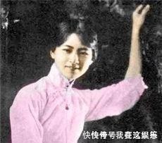 百花之王！甜文暗帝亲手喂下落子汤，三年后，他跪在冷宫门口偷抱小粉娃！