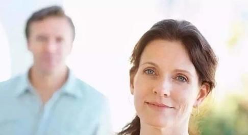 更年期|40岁后的女性,身体若有4种症状,或许是在提醒你更年期到了!