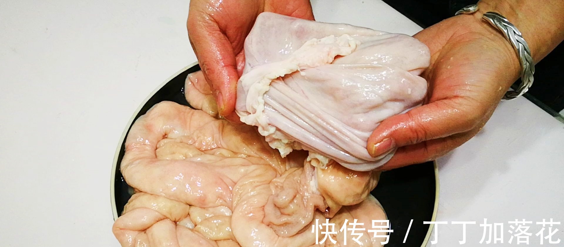 大厨分享大肠炒酸菜的经典做法，大人小孩一次连吃3大碗米饭！