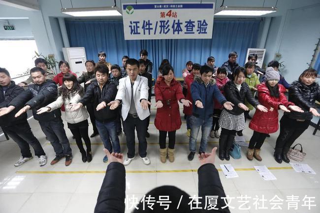 工资|为何很多人进富士康只做临时工不做正式工?打工妹:工资低没返费