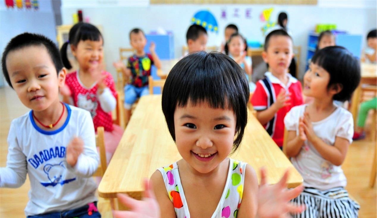 宝妈|幼儿园大多推行“无性别厕所”,三个理由很充分,却难以说服父母