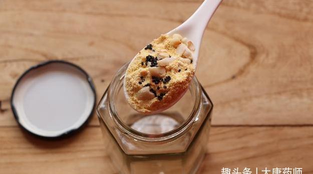 玉米面炒一炒,竟变成一味良药!精神好了,睡眠好了,越来越年轻