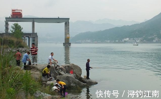 诀窍|秋季钓鱼,如何快速找到鱼儿的位置?这5个选钓点的诀窍,特管用