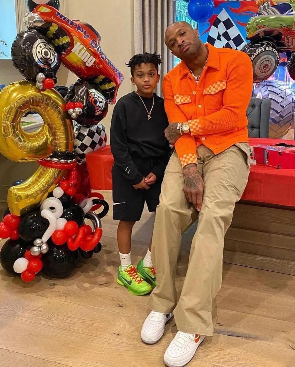 9 岁就穿「天价椰子」！当鞋王塔克的儿子，真好！