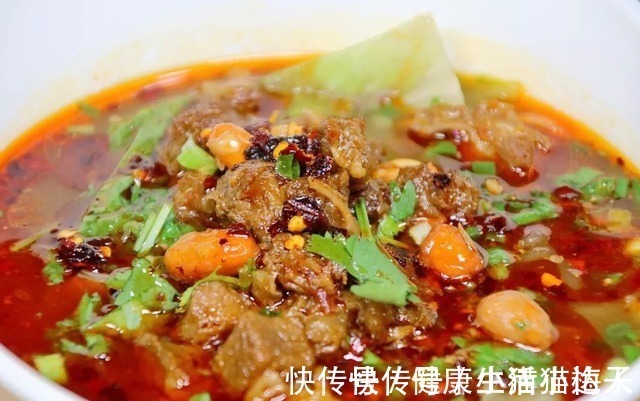 高血压患者|人为什么会得高血压?身体出现4种表现,当心血压已超标了