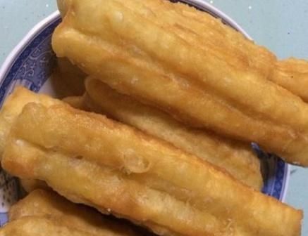 健康|原来油条的做法是如此简单,这样做,松软又好吃,健康又营养