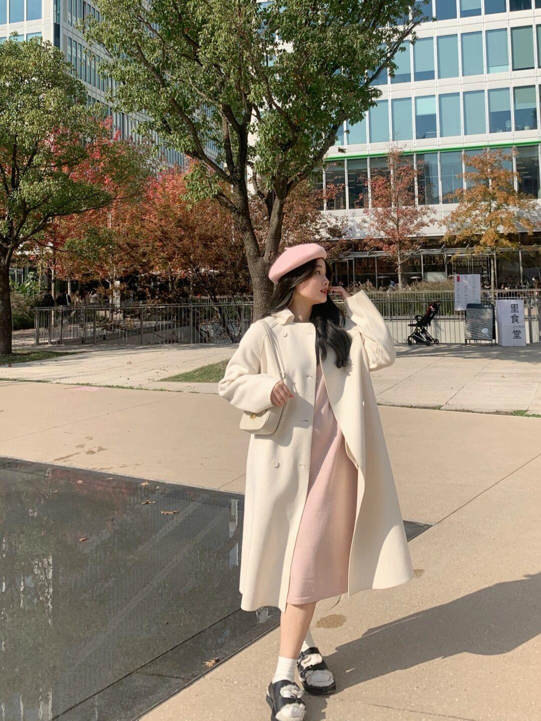 穿搭|今冬试试“针织连衣裙+大衣”的款,既有风度又有温度,绝绝子!