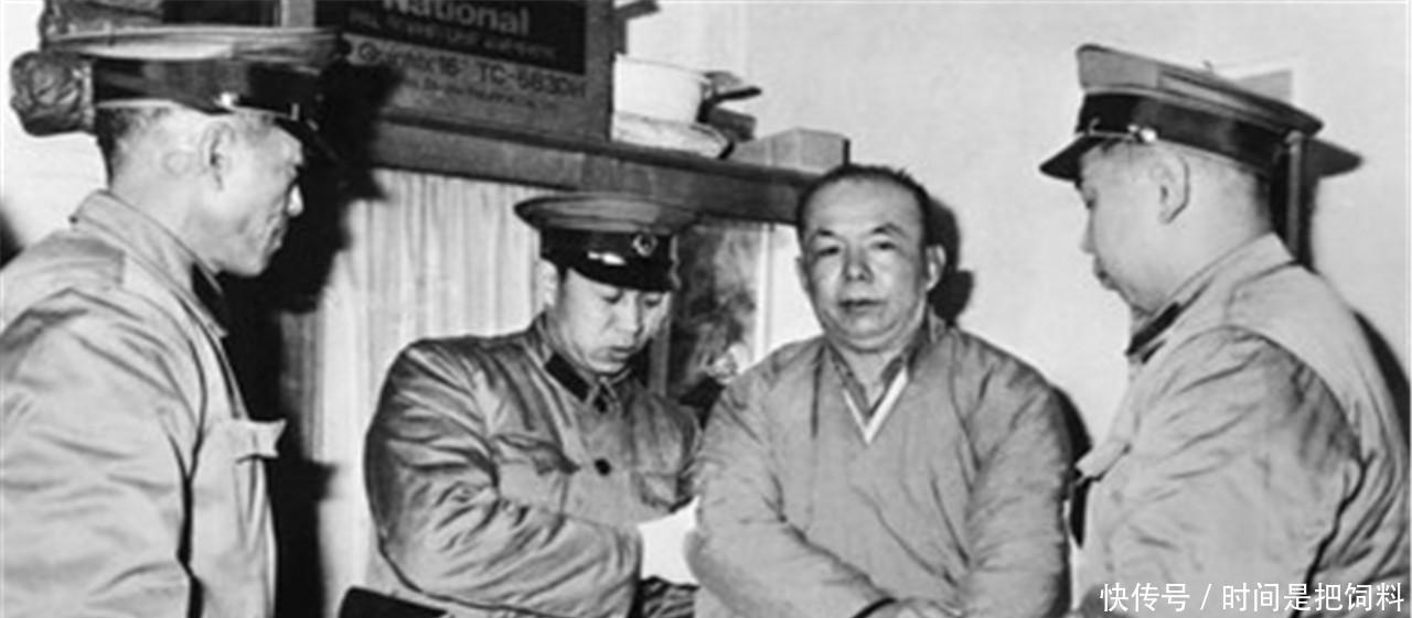 北平|北平解放官兵设宴庆功，险些被特务一网打尽，幸好有他及时赶到！