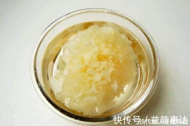 银耳|减肥最狠的食材不是香蕉,而是它,隔天喝一碗,腰围改穿S码!