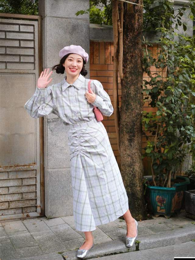 条纹上衣 想要穿出日杂风?不如试一试混搭,条纹上衣+直筒裤,实用又百搭