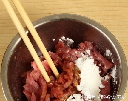  肉丝|榨菜脆爽，肉丝滑嫩，真不愧是经典家常的下饭菜