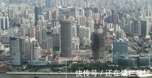 遏制|天天喊着房住不炒,为什么不直接降房价,而是费尽心思稳楼市呢?