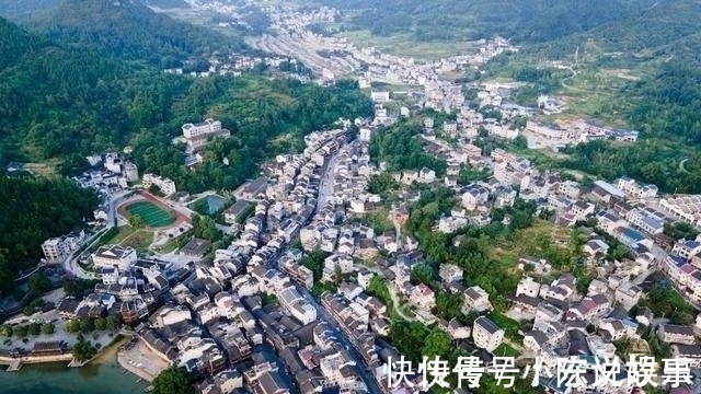 拉拉渡|湘黔渝三省交界处有个秘境古镇,堪称民族文化大融合的传奇典范