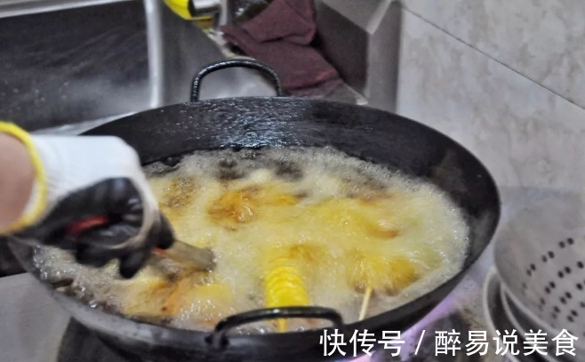 炸鱼后，油太腥扔掉太可惜！掌握这2种方法，“腥油”变“香油”