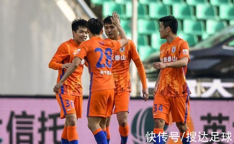 刘洋|半场0-1，上港全华班4防2被打爆！双方合计仅3射门，太沉闷了