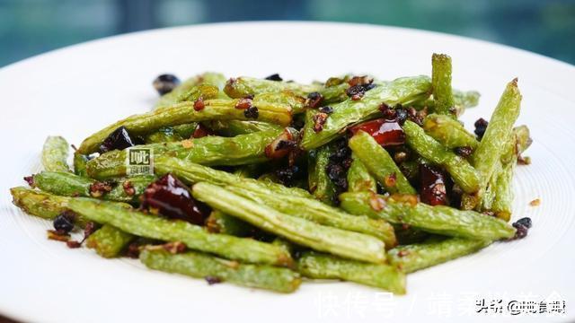 新手必学的干煸豆角,多加一样料比饭店的还好吃,香辣过瘾很下饭