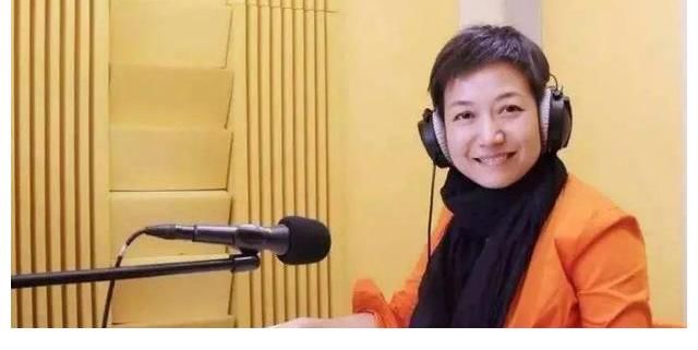 央視節(jié)目主持人：賀紅梅