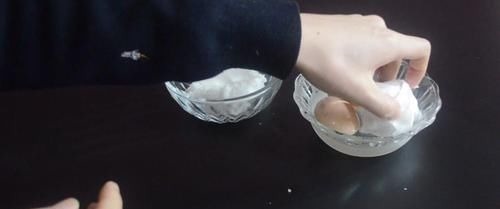 把鸡蛋放白酒里泡一泡,作用真厉害,解决了很多人的困扰,太实用了