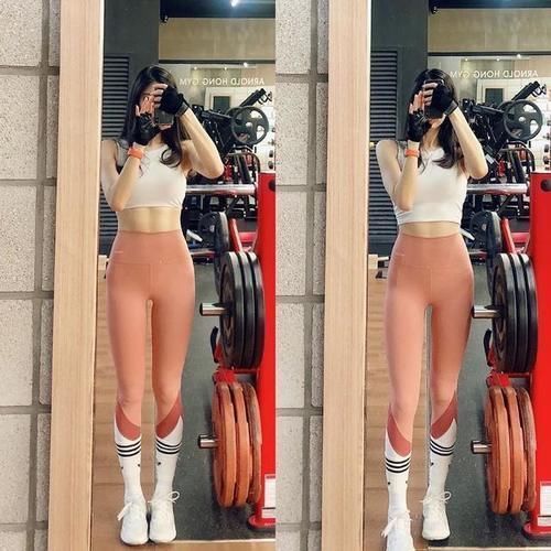 动作|把沙发靠垫变成瘦腿利器,4个动作暴汗燃脂瘦大腿内侧赘肉