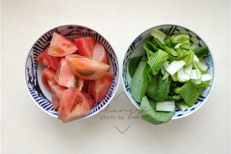 70岁婆婆教做的“疙瘩汤”，火了朋友圈，和面不用水，味道棒极了