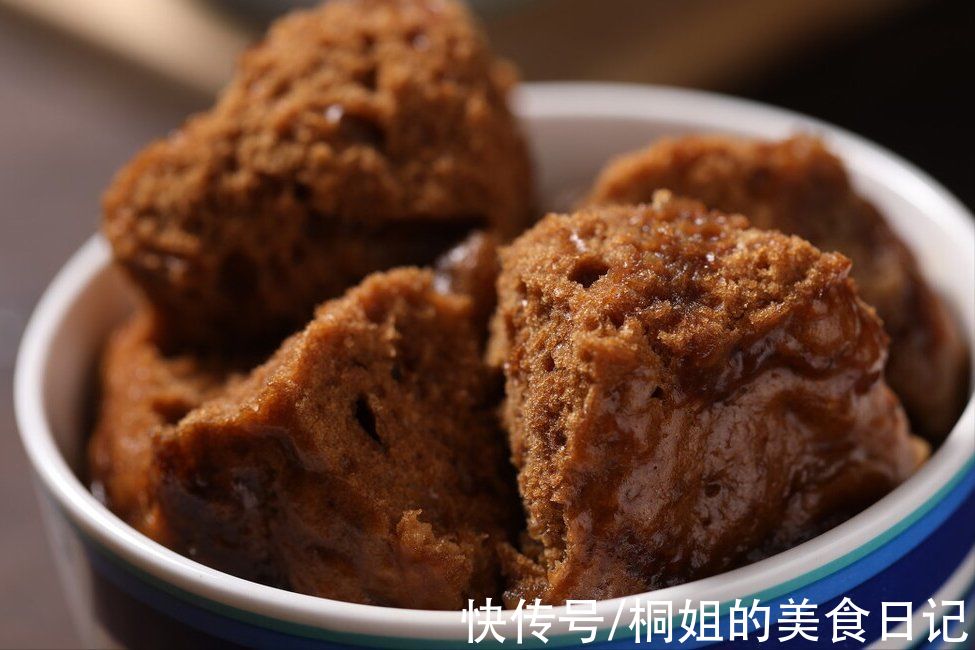 做红糖开花馒头,记住2个要点,保证个个开花,暄软蓬松又香甜