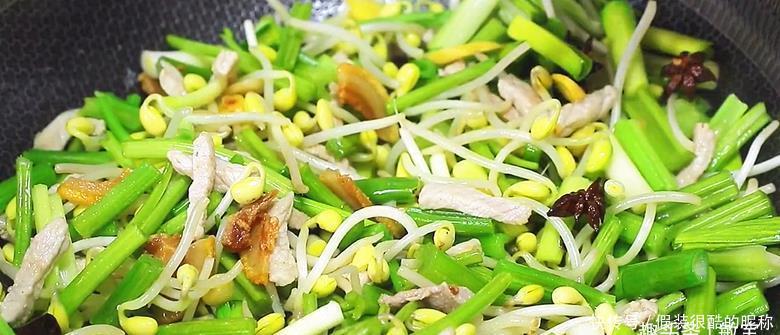 河南蒸面条好吃有窍门，详细步骤教给你，好看又好吃，太香了