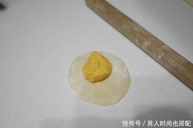  冷冻|自从学会做奶黄包，连吃一周还不够，家人都喜欢，一袋面粉见底了