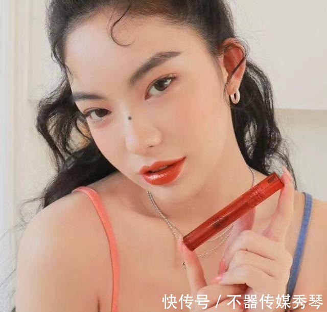 醉象|我不允许还有谁不知道水光唇釉的杀伤力