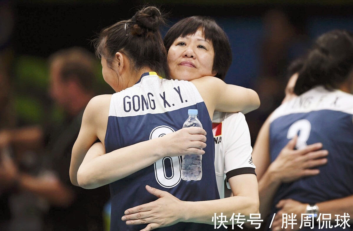 重返巅峰|深夜23点,郎平携女排六将央视出镜,暗示中国女排将重返巅峰