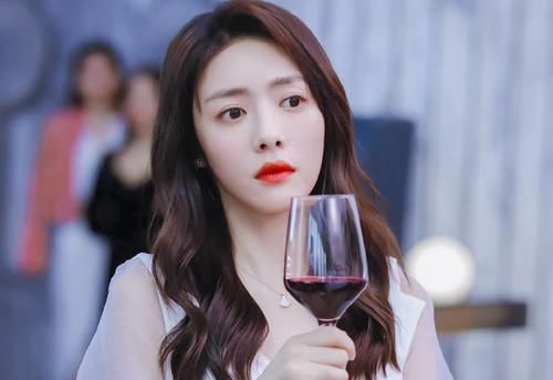 主持人|《快本》又停播?已经发了预告,开播当日却改播蔡文静新剧