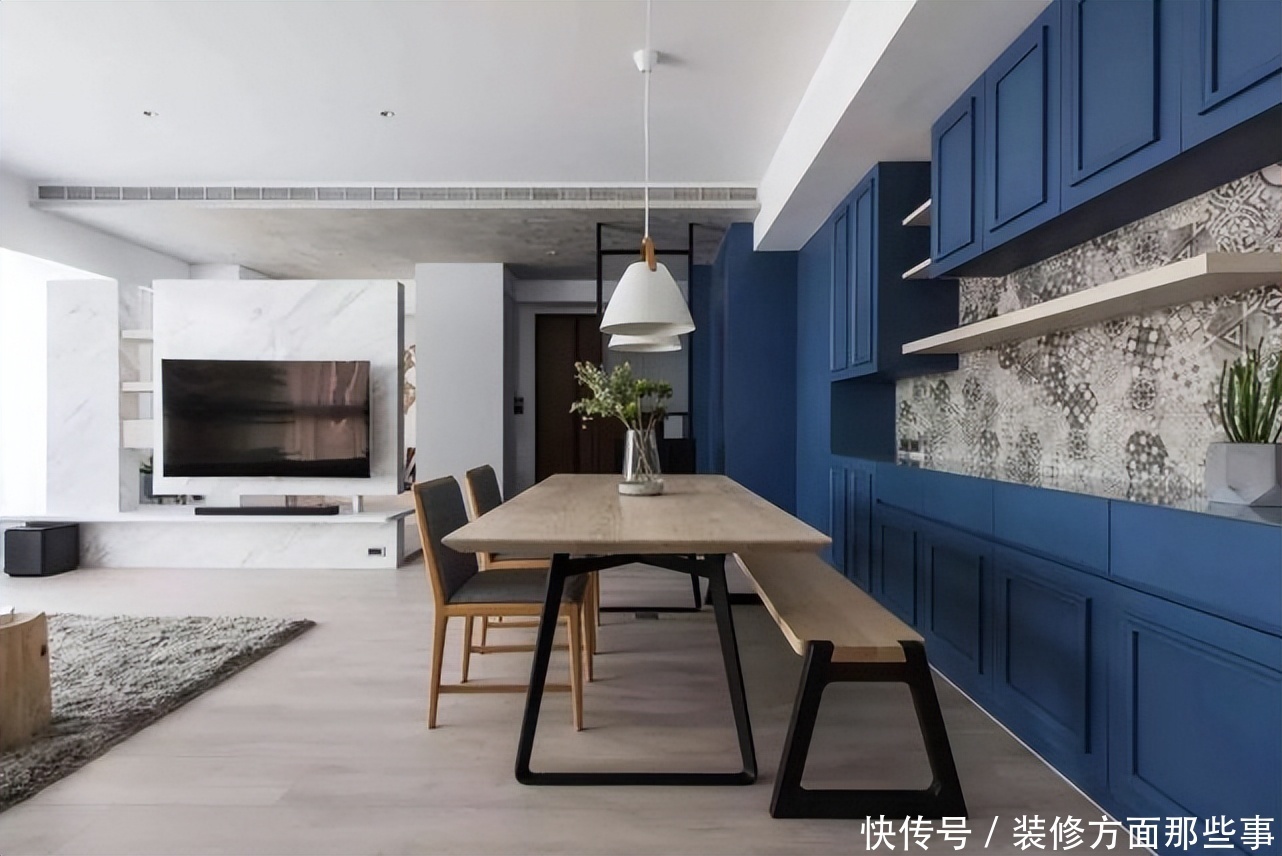 大平层|100平大平层户型营造出一种成熟端庄的现代时尚空间感