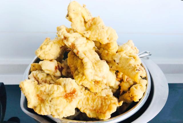 炸酥肉，有人裹蛋清，有人裹淀粉，大厨都不对，这才是正确做法