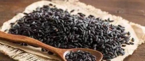 清热去火|女性过了40岁，推荐三种食物，清热去火，安神助眠，排毒养颜