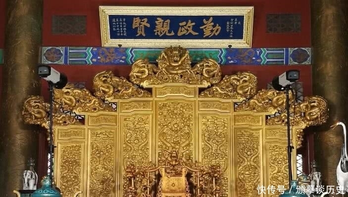 李世民|故宫龙椅大有讲究?退位的溥仪,复辟的袁世凯都不敢坐,李世民大臣道出真相