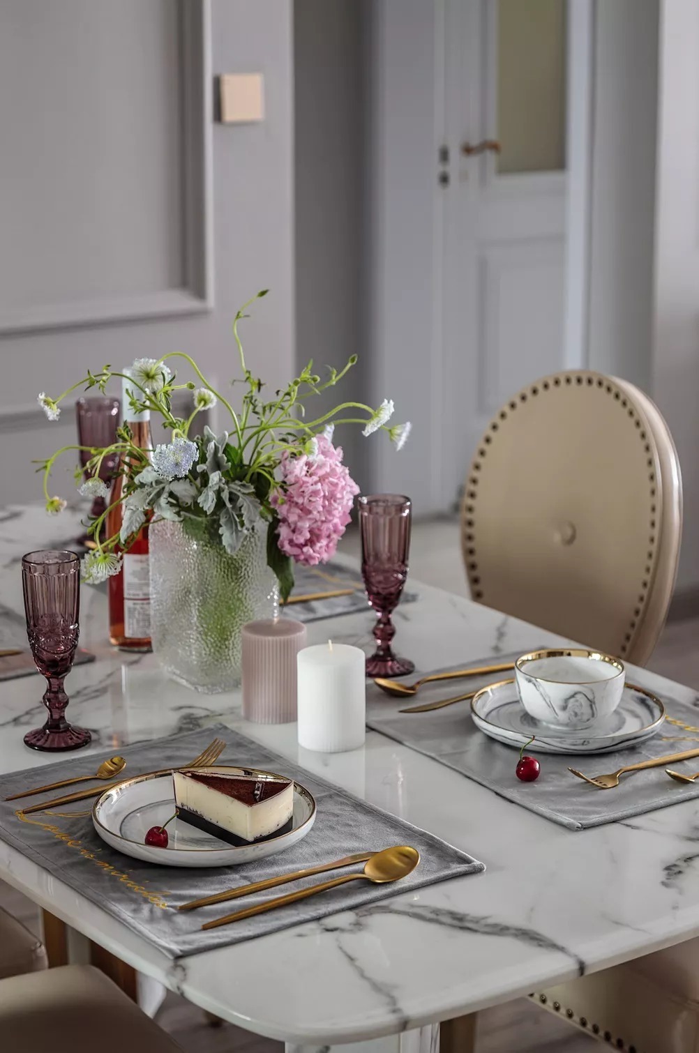 搭配|126平轻奢美式,全屋高级感十足,进门就被高级灰玄关、六角方砖惊艳了!