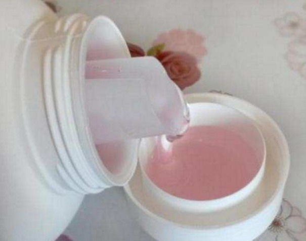 区别|“洗衣粉”和“洗衣液”有何区别看完就明白，以后洗衣别再乱用