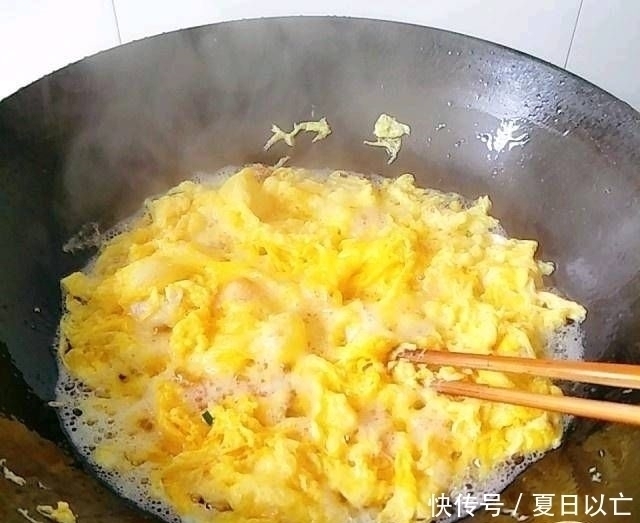 韭菜盒|薄饼韭菜盒，清爽柔软，省去揉滚步骤，省时省力