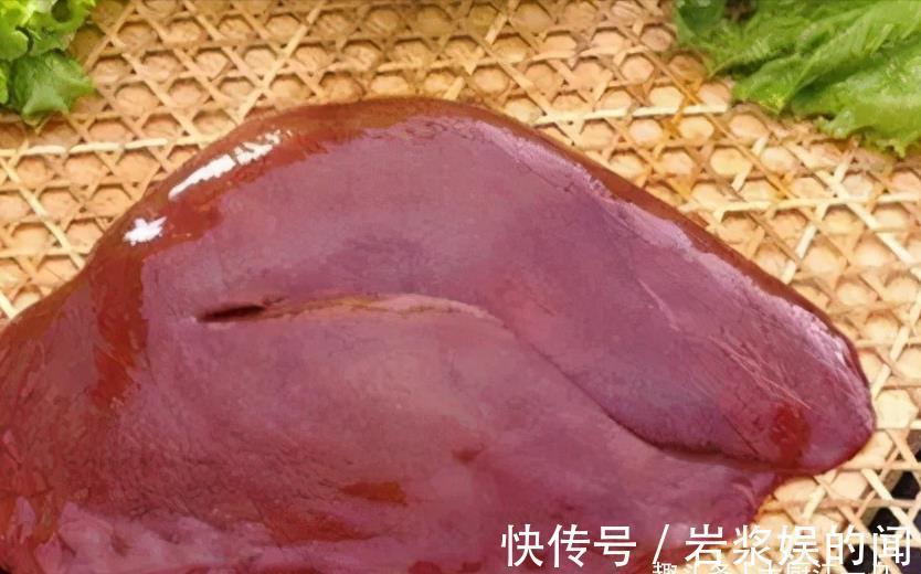 猪肝|把啤酒倒入猪肝中，这种做法真是太厉害了，出锅满屋飘香，真解馋