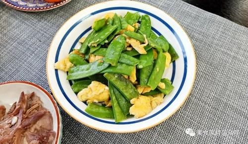 我家早餐发朋友圈，没想到评论区比早餐更精彩，笑死了