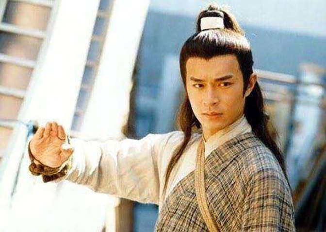 郭芙!神雕后传:郭靖被三大高手围攻致死,郭芙嫁给杨过为郭家保留血脉