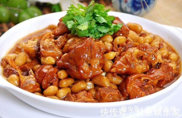 胶原蛋白|50岁的女性多吃“天然胶原蛋白”,美容排出毒素,滋阴补血防衰老